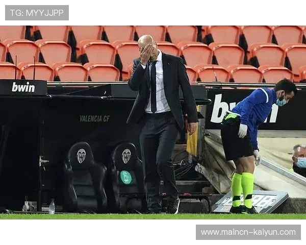 孔德大腿受伤加剧右路竞争 古斯托健康状况将影响德尚选择